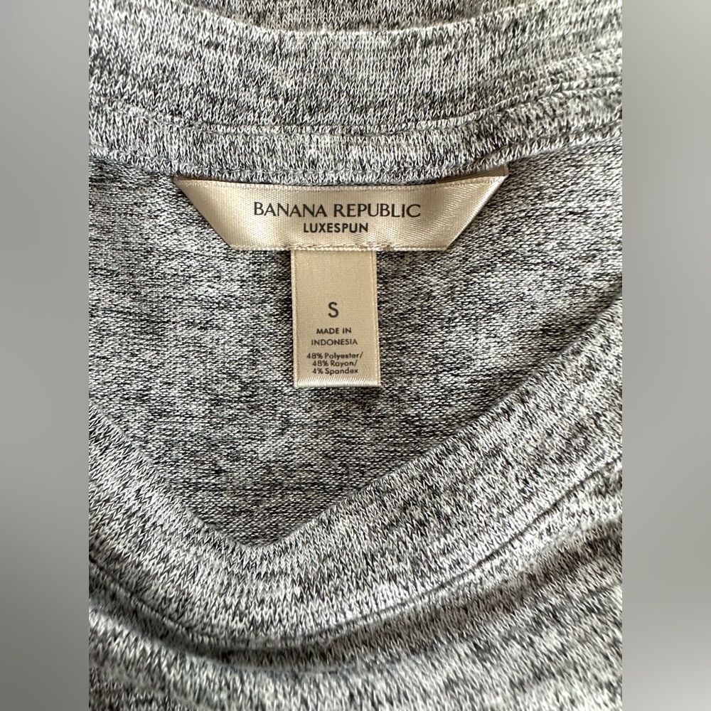 Banana Republic Luxespun Gray Heather Long Sleeve Top – Size Small - Picture 3 of 4